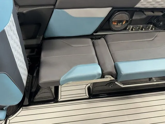 Slide: The Image of MasterCraft XT24 2025 - 39