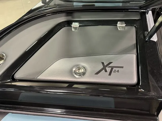 Slide: The Image of MasterCraft XT24 2025 - 40