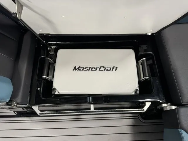 Slide: The Image of MasterCraft XT24 2025 - 56