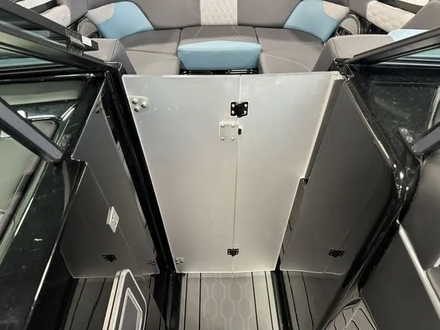 Slide: The Image of MasterCraft XT24 2025 - 60