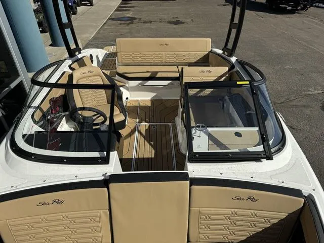 Slide: The Image of Sea Ray SPX 210 2024 - 5