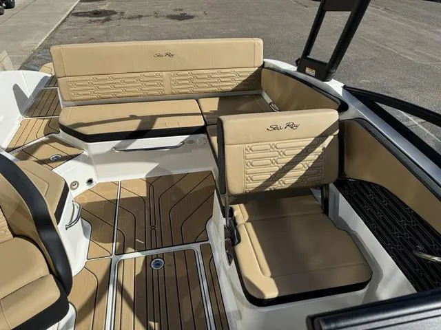 Slide: The Image of Sea Ray SPX 210 2024 - 8