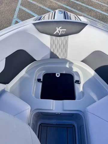 Slide: The Image of MasterCraft XT23 2022 - 15