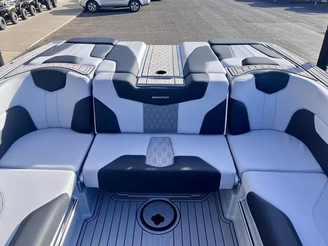 Slide: The Image of MasterCraft XT23 2022 - 25