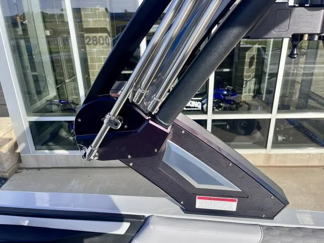 Slide: The Image of MasterCraft XT23 2022 - 28