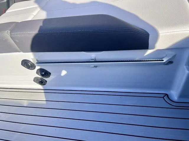 Slide: The Image of MasterCraft XT23 2022 - 49