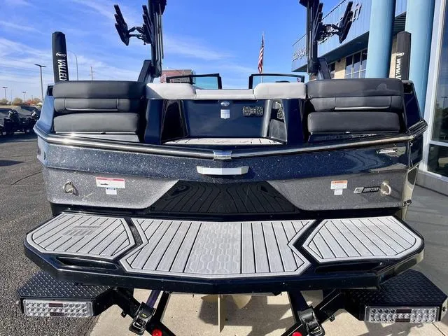 Slide: The Image of MasterCraft XT23 2022 - 5