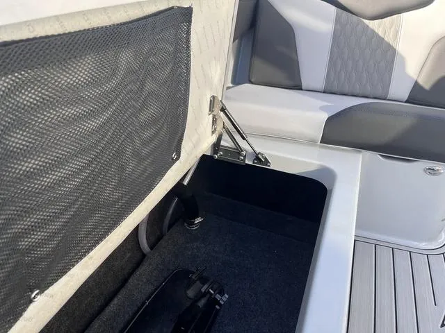 Slide: The Image of MasterCraft XT23 2022 - 51