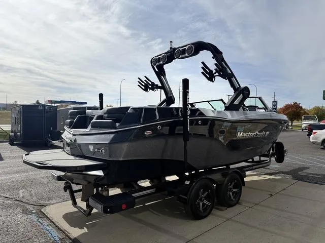 Slide: The Image of MasterCraft XT23 2022 - 57