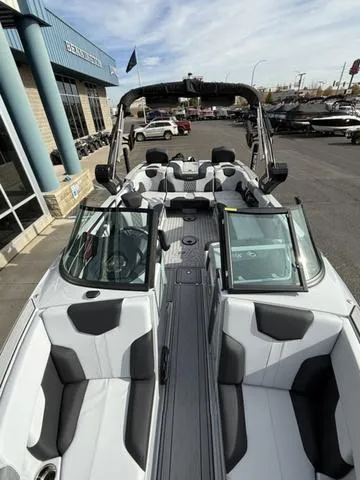 Slide: The Image of MasterCraft XT23 2022 - 62