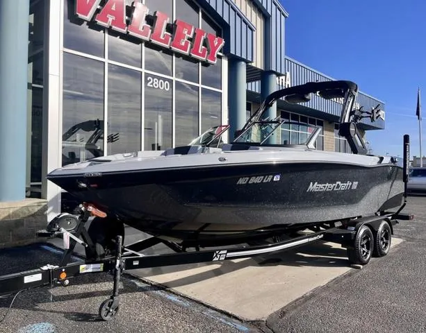 Slide: The Image of MasterCraft XT23 2022 - 7