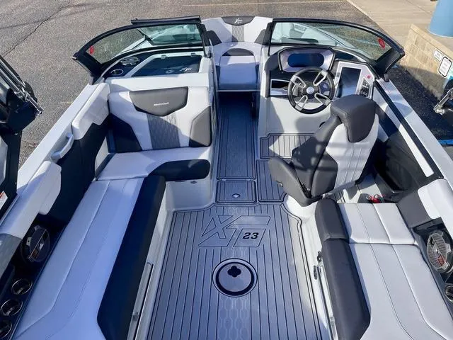 Slide: The Image of MasterCraft XT23 2022 - 8