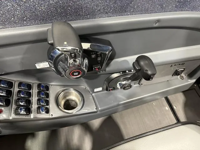 Slide: The Image of Lund 219 Pro-V GL Demo Loaded! 2024 - 13