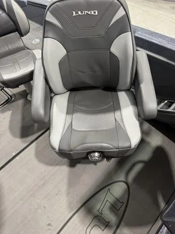 Slide: The Image of Lund 219 Pro-V GL Demo Loaded! 2024 - 14