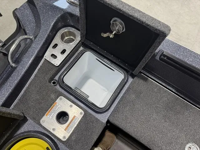 Slide: The Image of Lund 219 Pro-V GL Demo Loaded! 2024 - 18