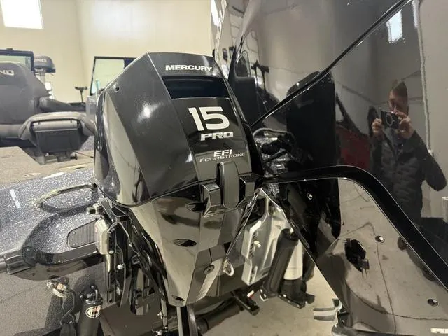 Slide: The Image of Lund 219 Pro-V GL Demo Loaded! 2024 - 2