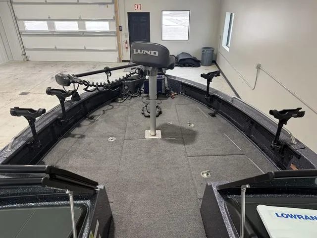 Slide: The Image of Lund 219 Pro-V GL Demo Loaded! 2024 - 20