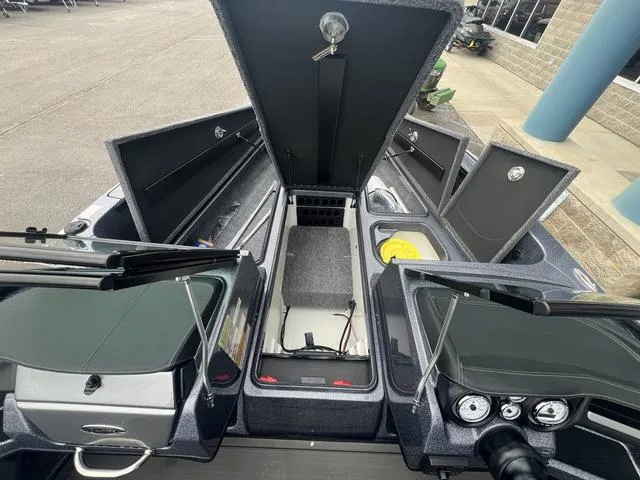 Slide: The Image of Lund 219 Pro-V GL Demo Loaded! 2024 - 21