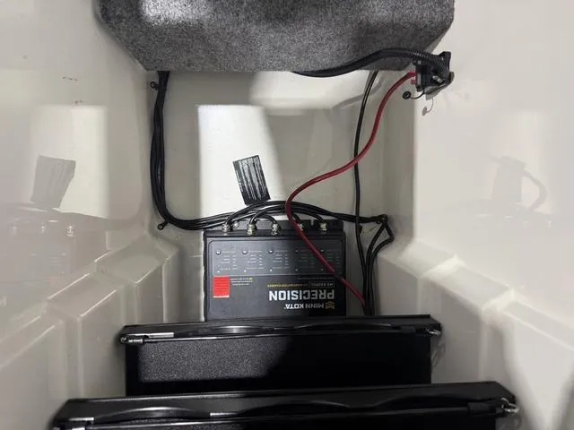 Slide: The Image of Lund 219 Pro-V GL Demo Loaded! 2024 - 26