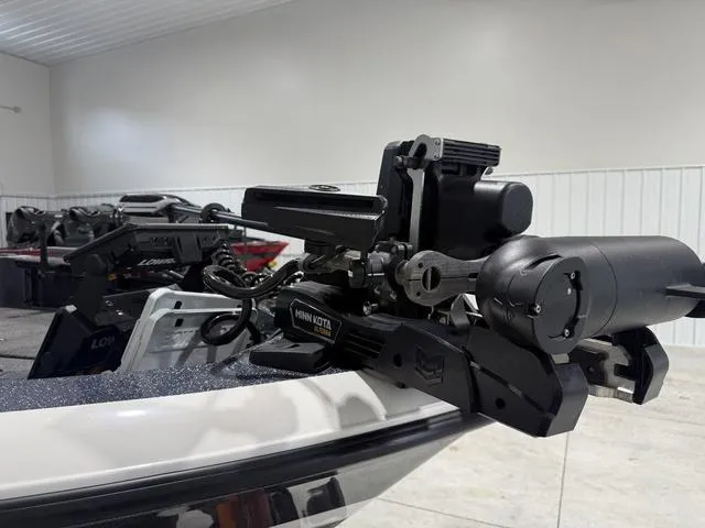 Slide: The Image of Lund 219 Pro-V GL Demo Loaded! 2024 - 28