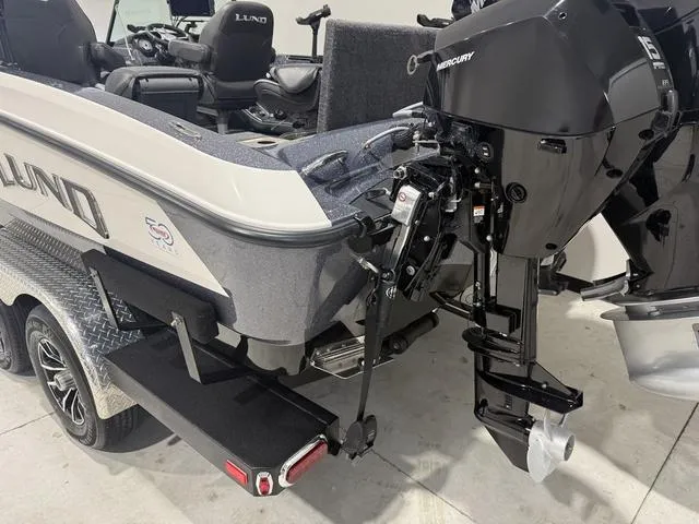 Slide: The Image of Lund 219 Pro-V GL Demo Loaded! 2024 - 3