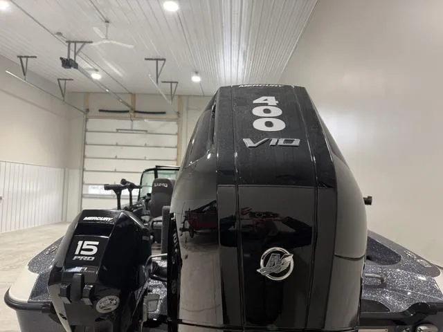 Slide: The Image of Lund 219 Pro-V GL Demo Loaded! 2024 - 5