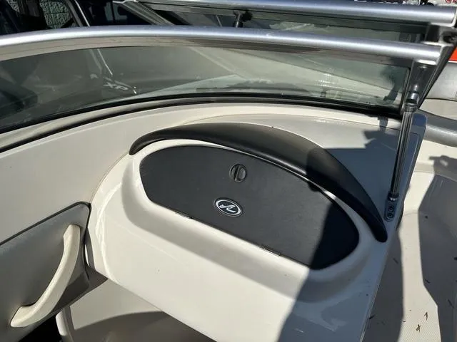 Slide: The Image of Sea Ray 195BR Sport 2008 - 11