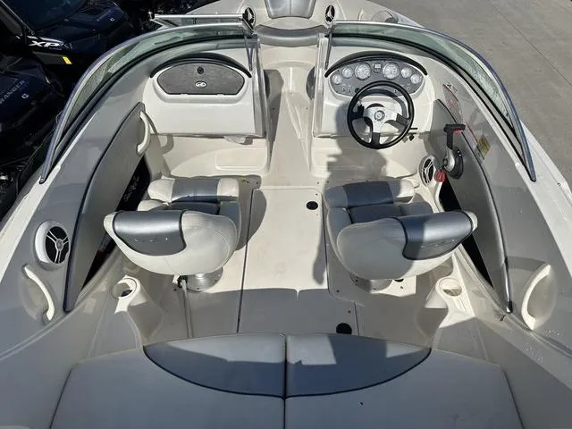 Slide: The Image of Sea Ray 195BR Sport 2008 - 27
