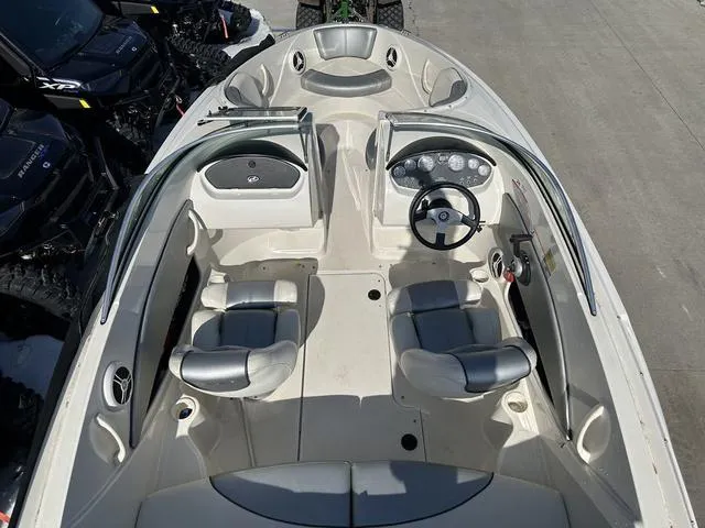 Slide: The Image of Sea Ray 195BR Sport 2008 - 28