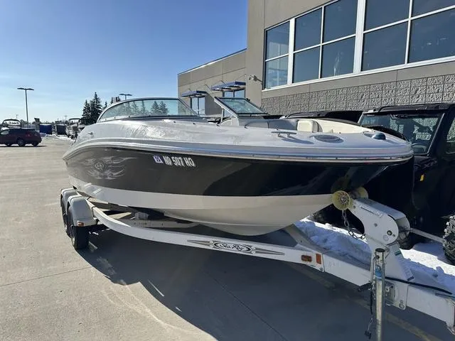 Slide: The Image of Sea Ray 195BR Sport 2008 - 3