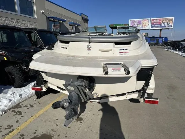 Slide: The Image of Sea Ray 195BR Sport 2008 - 5