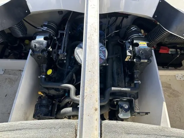 Slide: The Image of Sea Ray 195BR Sport 2008 - 8