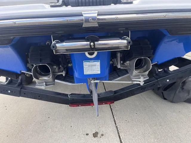 Slide: The Image of Rear view of a 2016 Yamaha Boats 242X E-Series jet propulsion system. - 11