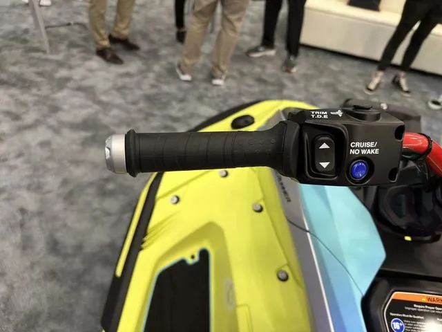 Slide: The Image of Handlebar controls of 2025 Yamaha WaveRunner JetBlaster Pro 3-Up, featuring cruise and trim buttons. - 27