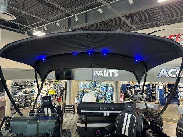 Slide: The Image of Bennington 24MSBSE Tritoon Pontoon 2025 - 10