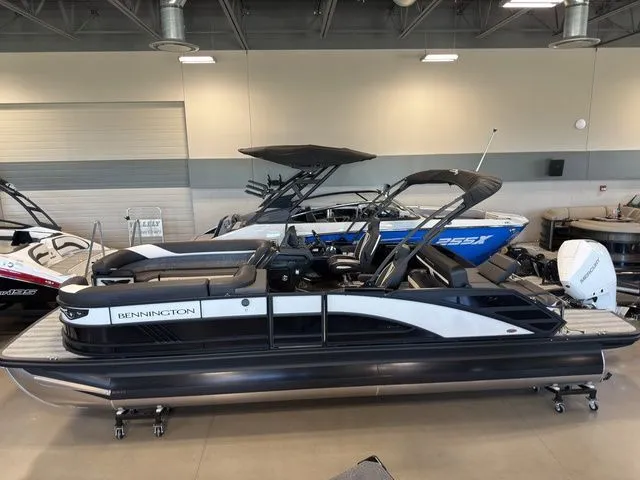 Slide: The Image of Bennington 24MSBSE Tritoon Pontoon 2025 - 2