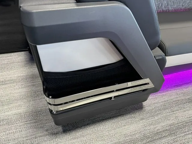 Slide: The Image of Bennington 24MSBSE Tritoon Pontoon 2025 - 21