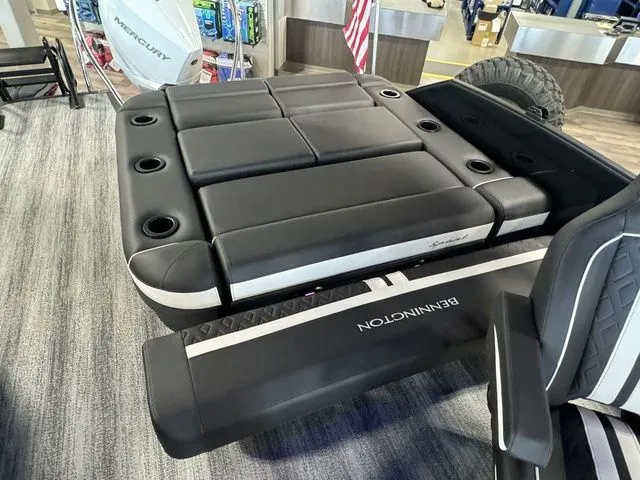 Slide: The Image of Bennington 24MSBSE Tritoon Pontoon 2025 - 25