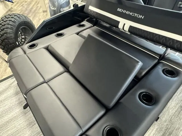 Slide: The Image of Bennington 24MSBSE Tritoon Pontoon 2025 - 27