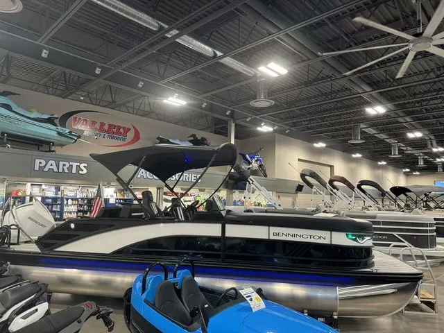 Slide: The Image of Bennington 24MSBSE Tritoon Pontoon 2025 - 36