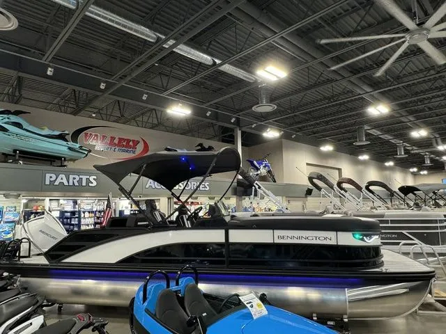Slide: The Image of Bennington 24MSBSE Tritoon Pontoon 2025 - 37