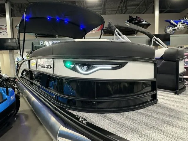 Slide: The Image of Bennington 24MSBSE Tritoon Pontoon 2025 - 38