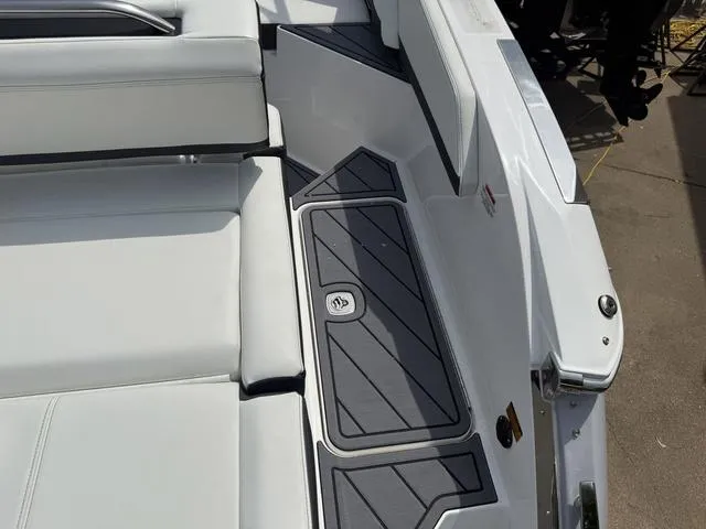 Slide: The Image of Cobalt R6 2025 - 10