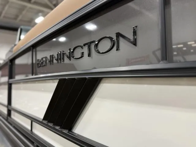 Slide: The Image of Bennington 24M Fastback Tri-Toon Pontoon 2025 - 44