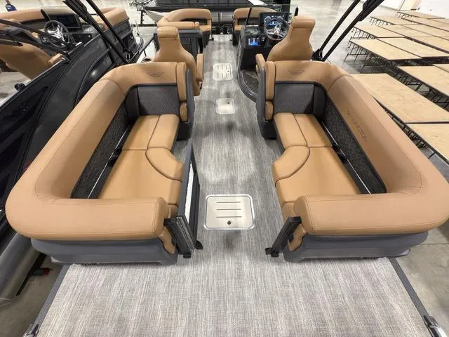Slide: The Image of Bennington 24M Fastback Tri-Toon Pontoon 2025 - 54