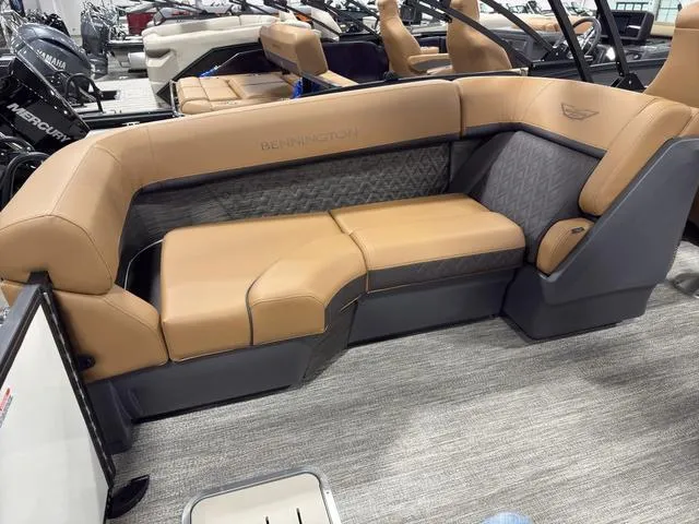 Slide: The Image of Bennington 24M Fastback Tri-Toon Pontoon 2025 - 55