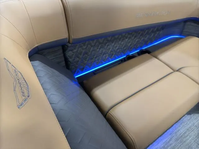 Slide: The Image of Bennington 24M Fastback Tri-Toon Pontoon 2025 - 60