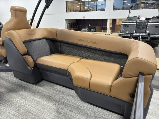 Slide: The Image of Bennington 24M Fastback Tri-Toon Pontoon 2025 - 62