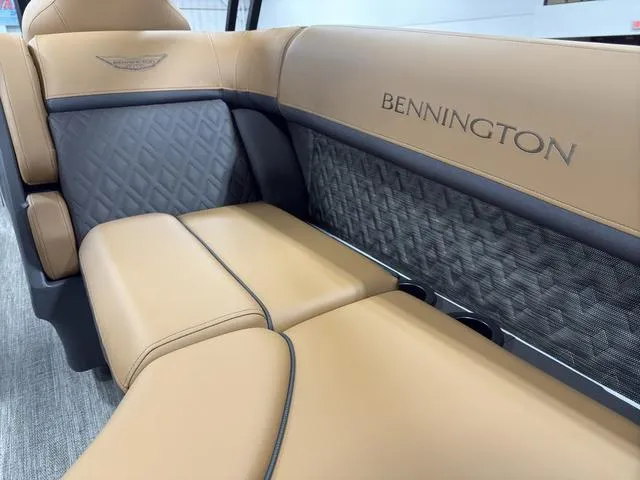 Slide: The Image of Bennington 24M Fastback Tri-Toon Pontoon 2025 - 65