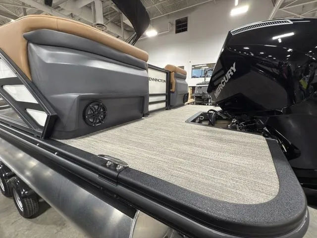 Slide: The Image of Bennington 24M Fastback Tri-Toon Pontoon 2025 - 68